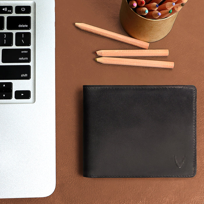 384-490  Black Leather Bi-Fold Wallet