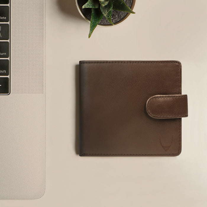 Ee 277-038  Brown Leather Bi-Fold Wallet