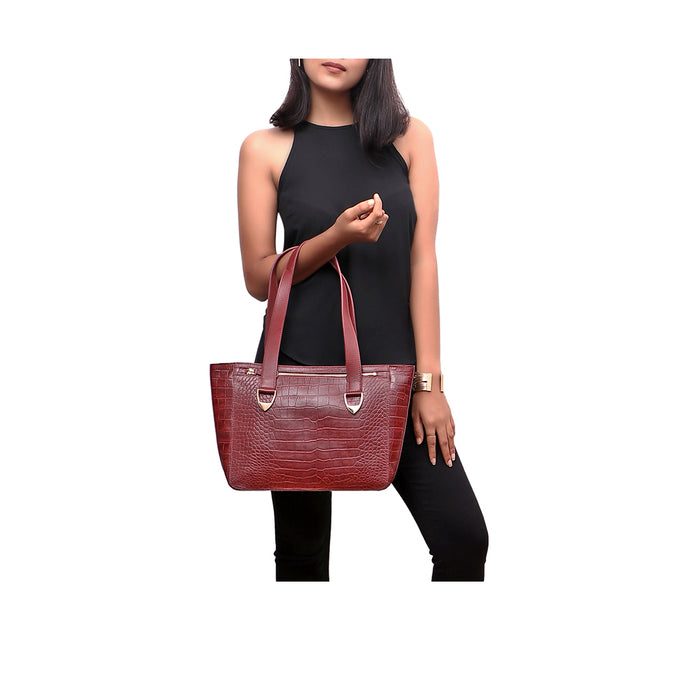 Ee Isis 01 Red Leather Tote Bag