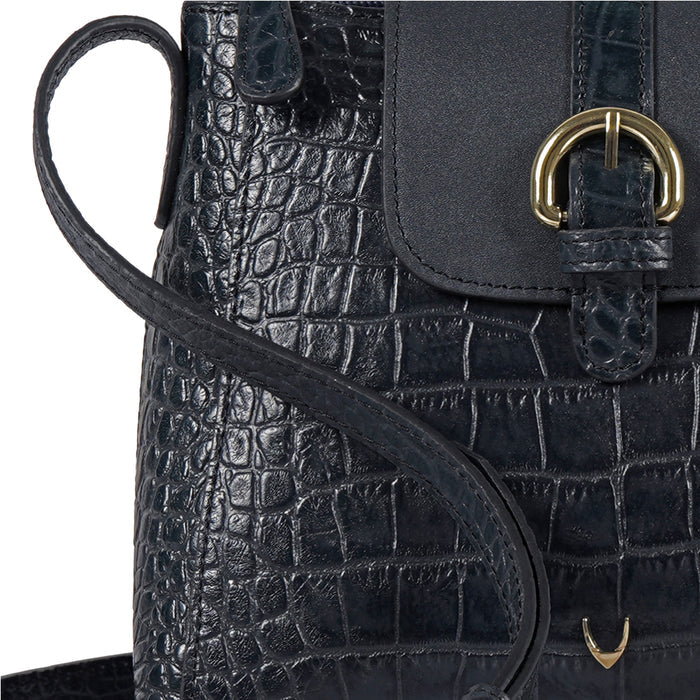 Ee Lyra Blue Leather Sling Bag