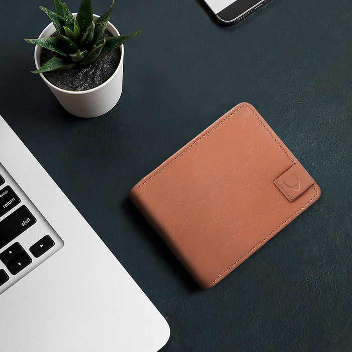 Vw002  Tan Leather Bi-Fold Wallet